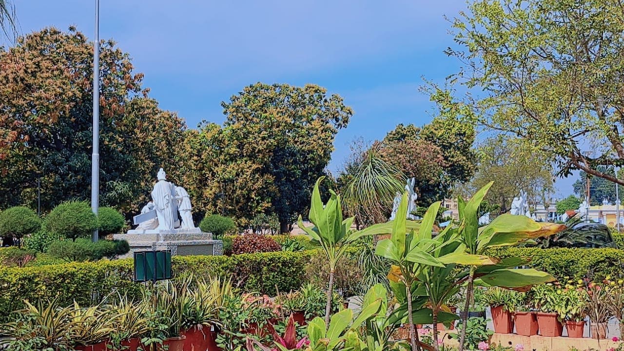 Salve Maria Tours Gallery